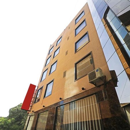 Hotel Paragon Suites Nueva Delhi Exterior foto