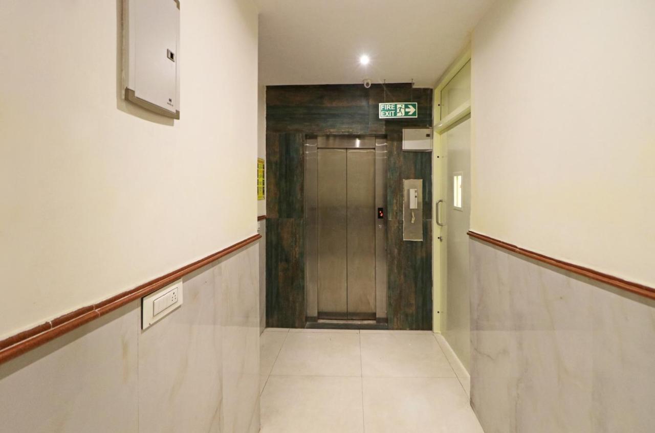 Hotel Paragon Suites Nueva Delhi Exterior foto