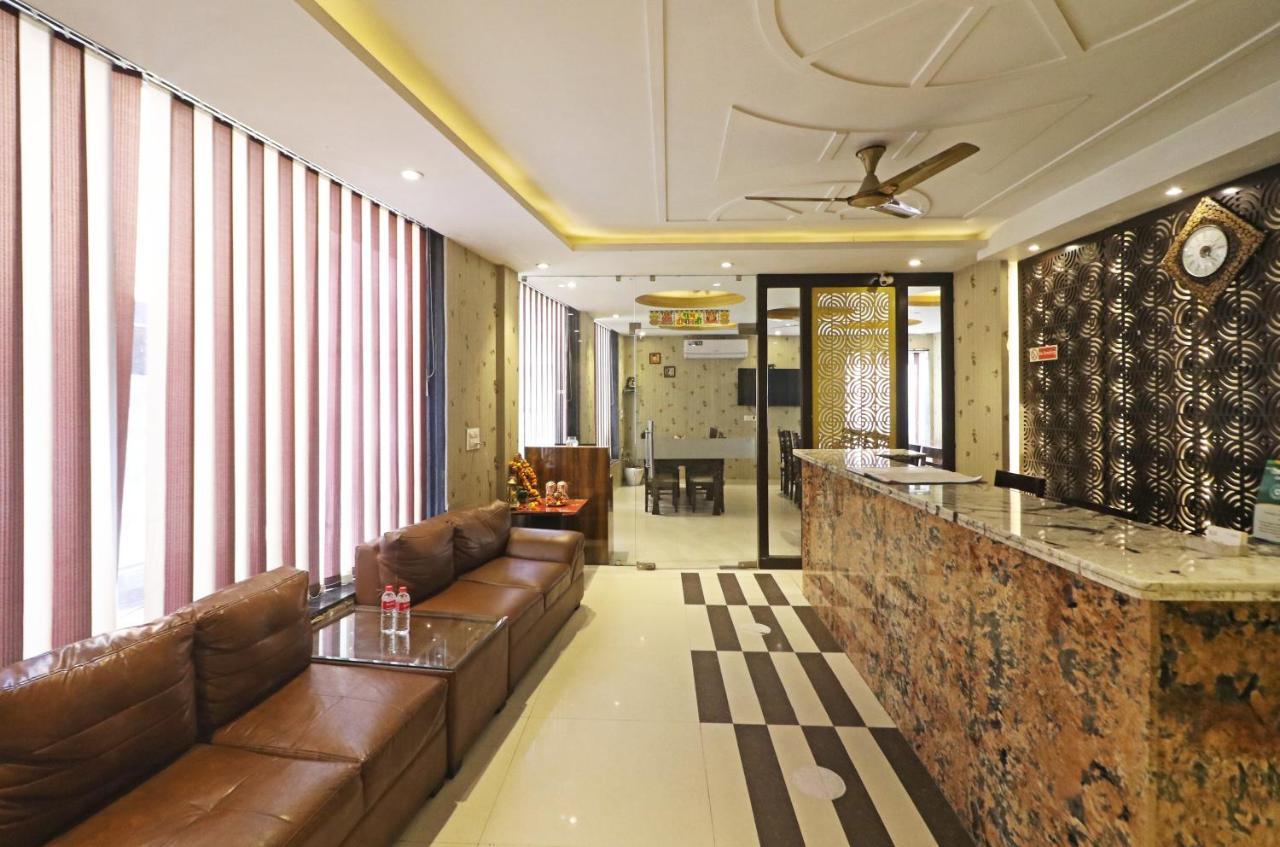 Hotel Paragon Suites Nueva Delhi Exterior foto